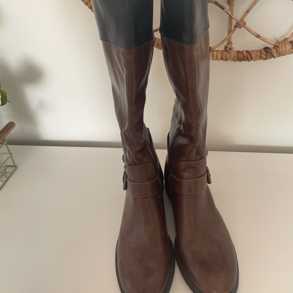 Boots - Picture 2 of 4